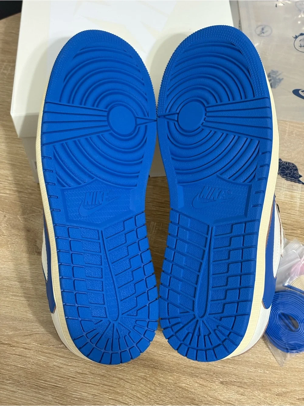 Jordan 1 low × Travis Scott Fragment 2.0